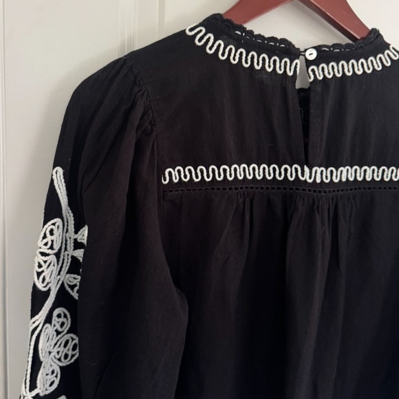 Jennifer & Grace Embroidered Blouse - Picture 11 of 13